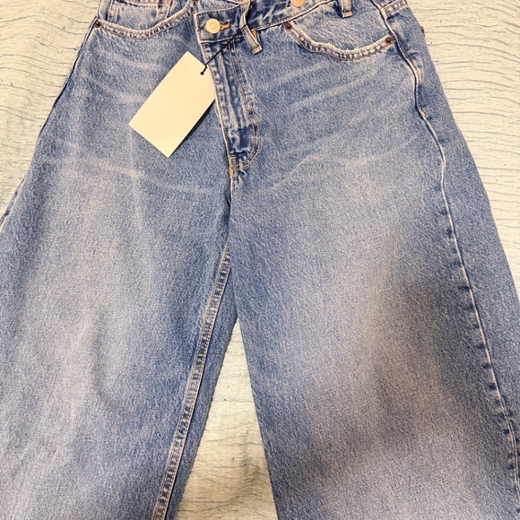 Cross Waist Wide Leg Jeans - Picture 3 of 6